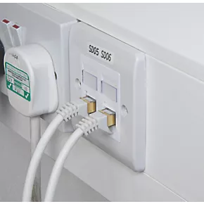 Labgear White Shielded RJ45 Cat 7 Ethernet Patch Lead 5m 6 Labgear White Shielded RJ45 Cat 7 Ethernet Patch Lead 5m - Image 4